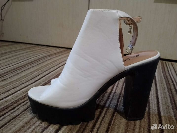 Босоножки женские 38 размер