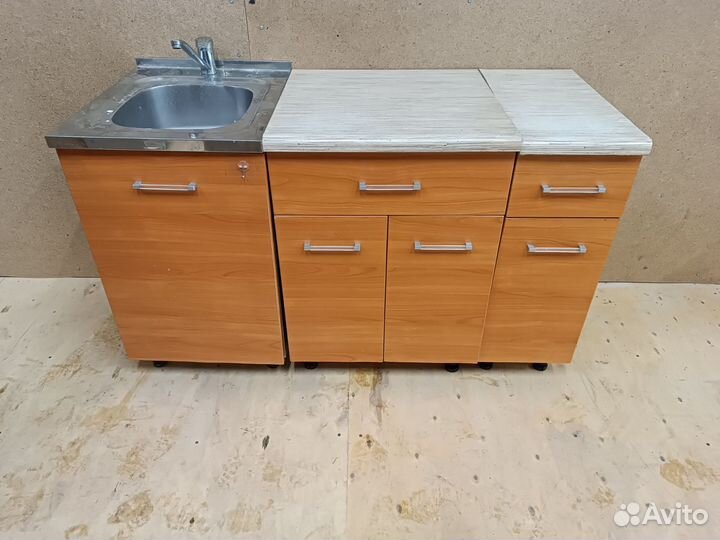 Красивый и удобный табурет для игры на фортепьяно