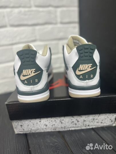 Кроссовки nike AIR jordan4 зимние(LUX)