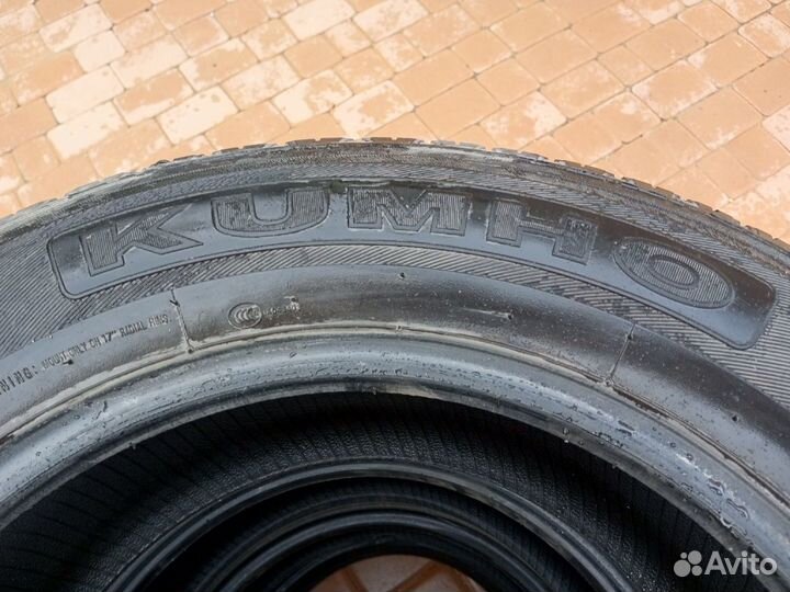 Kumho Road Venture ST KL16 235/65 R17