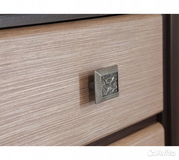 Письменный стол