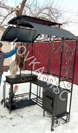 Мангал с крышей