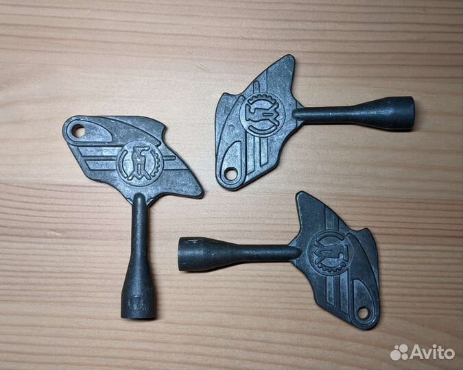 Гаражный замок с ключами