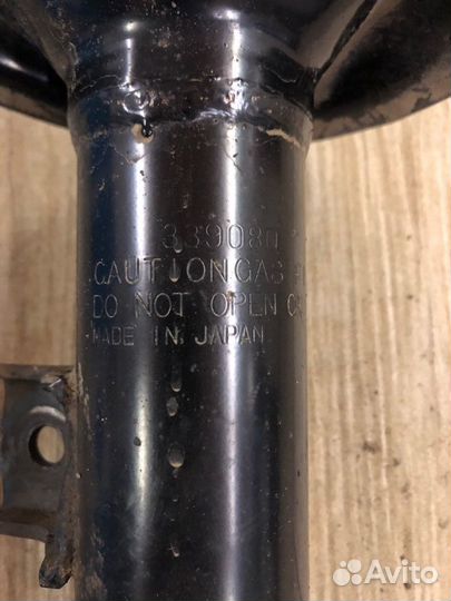 Амортизатор подвески передний левый Mitsubishi