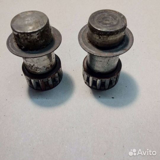 Палец поршневой Ява б/у