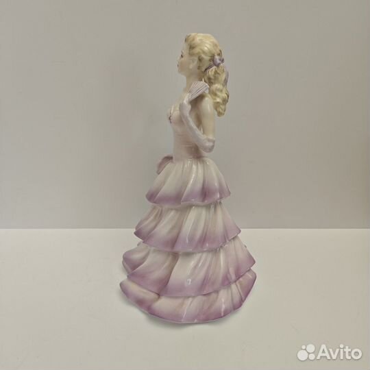 Статуэтка фарфоровая Coalport Bolero