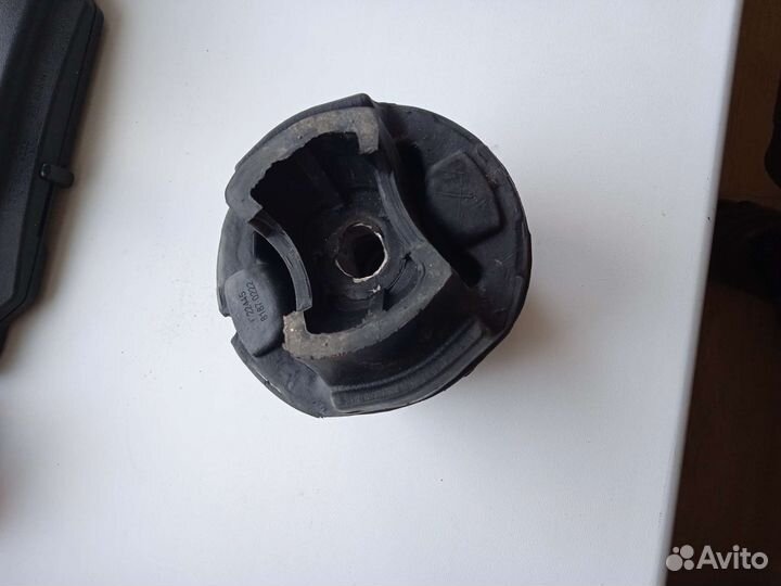 Сайлентблок задней балки Mercedes W211 2303510242