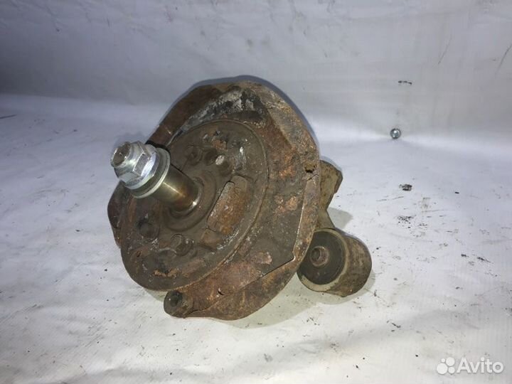 Поворотный кулак задний правый Hyundai Tucson