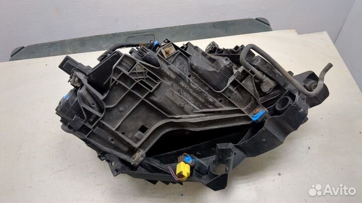 Фара (передняя) левая Audi A4 (B8)