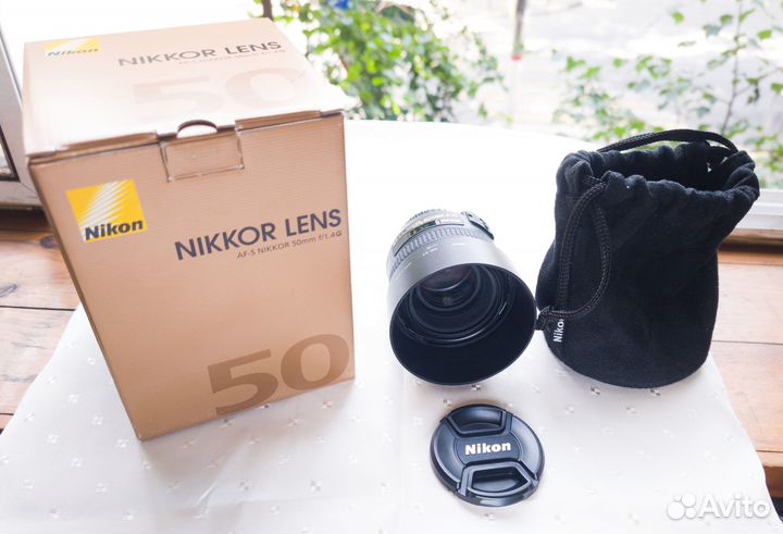 Nikon AF-S nikkor 50mm f/1.4G / HB-47