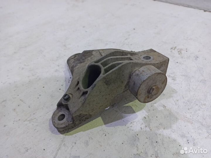 Кронштейн двигателя бмв