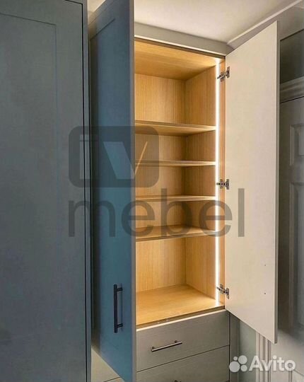 Угловой шкаф