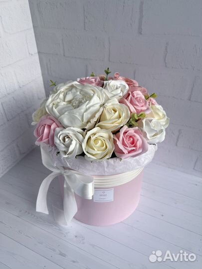 Подарок на праздник Букет из мыла букет из роз