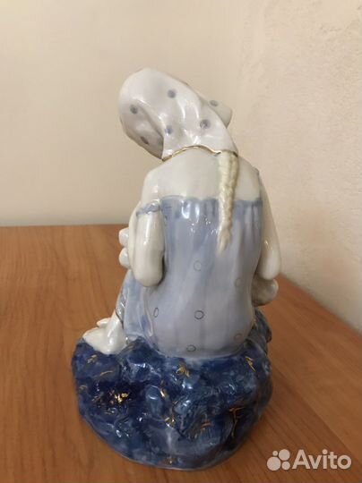 Статуэтка времен СССР