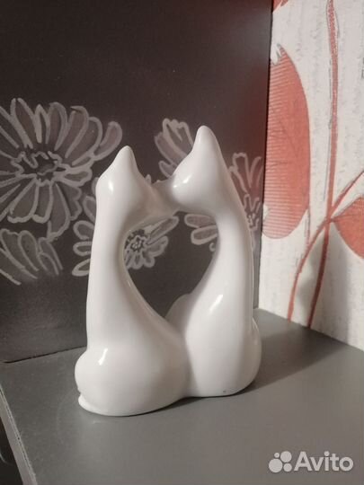 Статуэтка фарфор