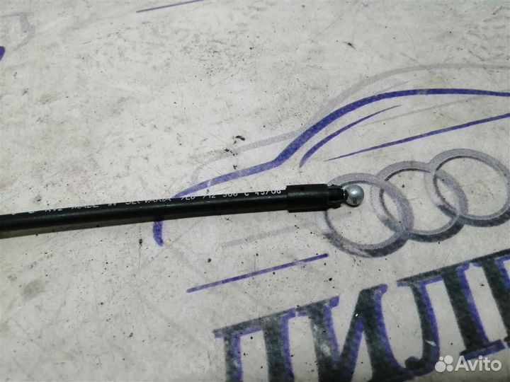 Трос стояночного тормоза VW Touareg 2002-2010