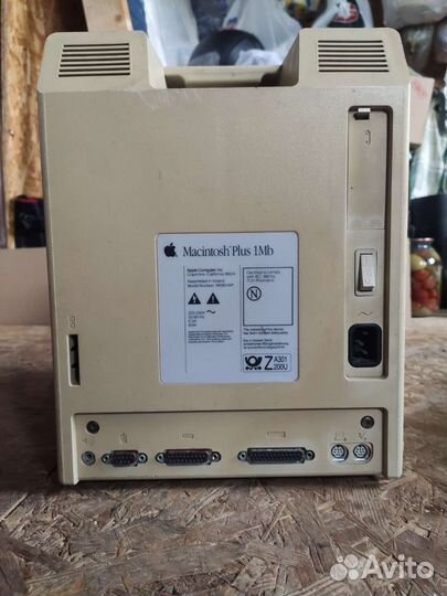Apple Macintosh Plus 1Mb модель M0001