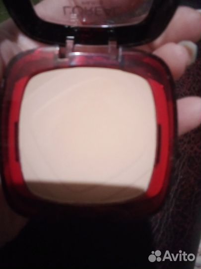 Пудра Лореаль. Тон 180 беж