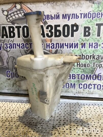 Бачок омывателя Hyundai Elantra