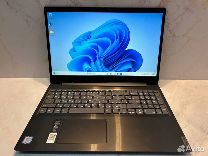 Ноутбук Lenovo S145-IKB. Core i3