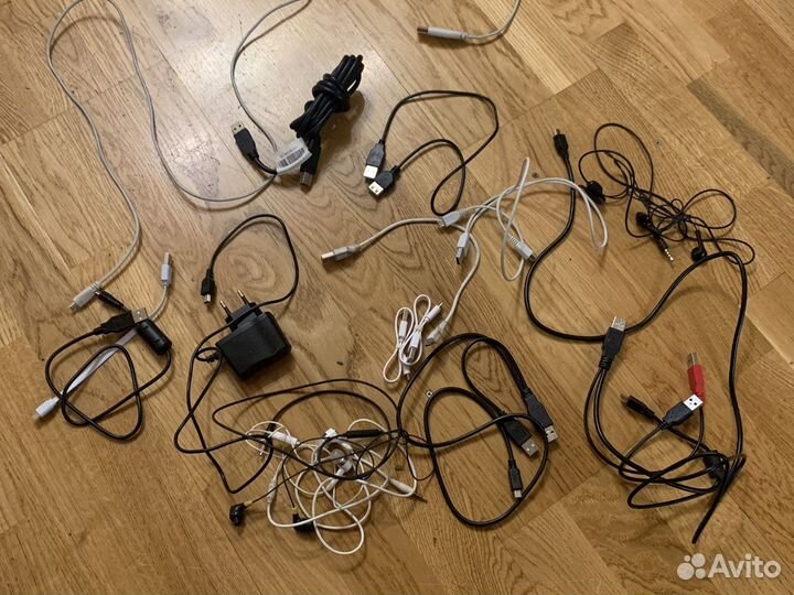 Разные провода и наушники