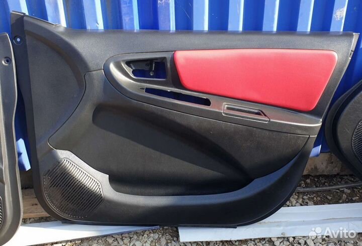 Обшивки дверей Geely MK Kross