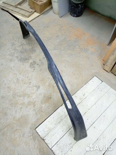 Губа нижняя Тойота corona