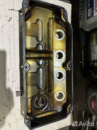 Клапанная крышка mitsubishi 4G93, 4G92