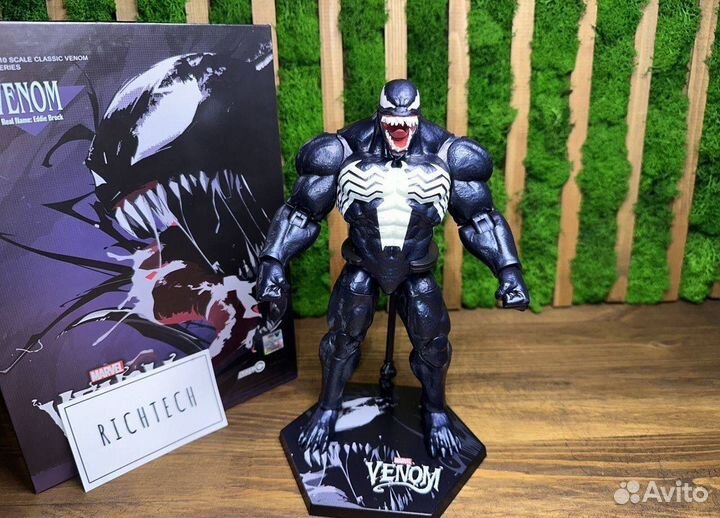 Фигурка Venom