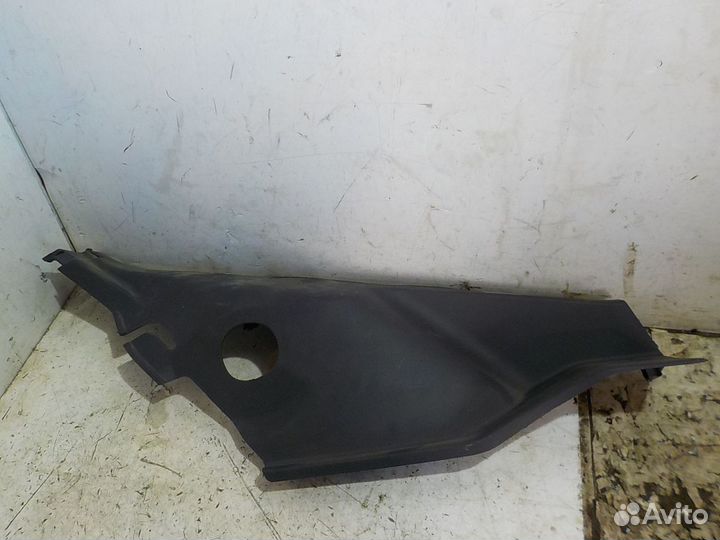 Обшивка задняя правая Toyota Corolla 180