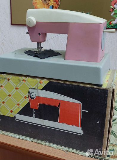 Детская швейная машина СССР