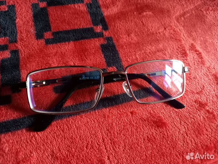 Очки на -2 и топовый футляр к ним