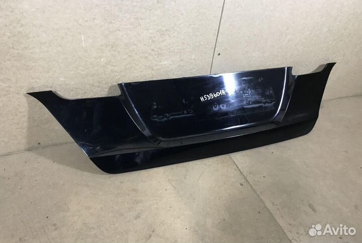 Накладка крышки багажника Hyundai Equus