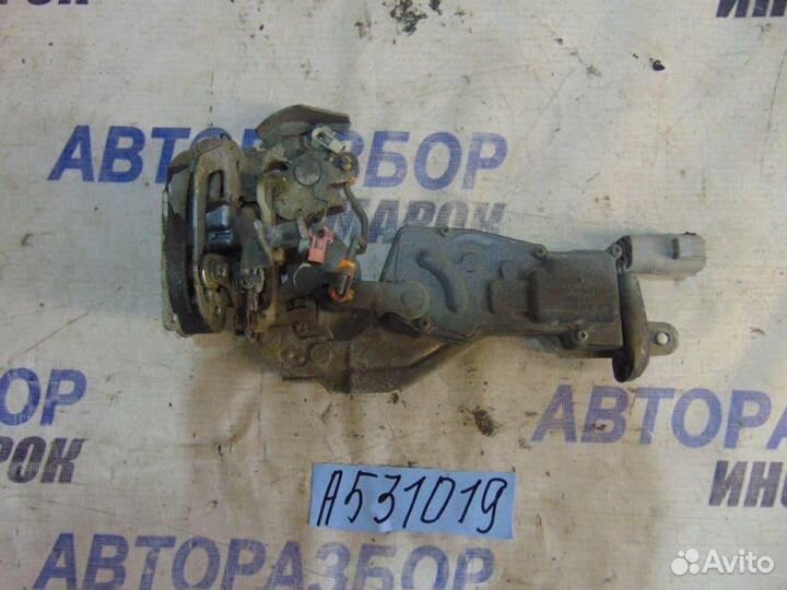 Замок двери задний правый Toyota Sprinter Marino