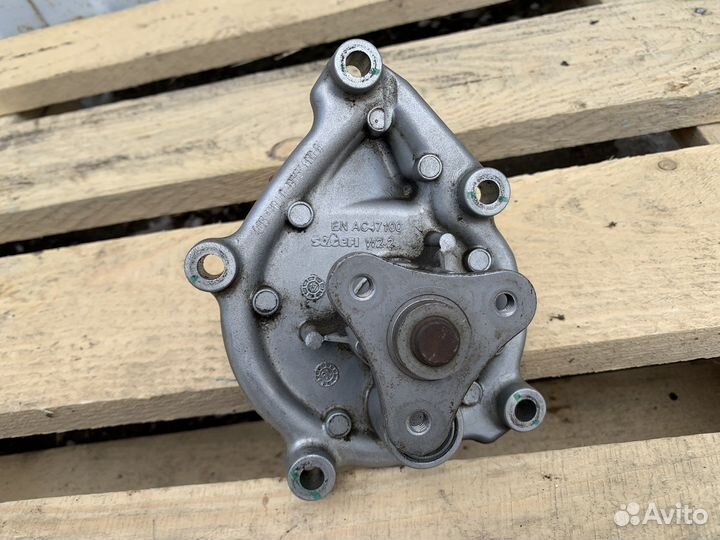 Помпа охлаждения двигателя Ситроен Пежо 1.6 EP6