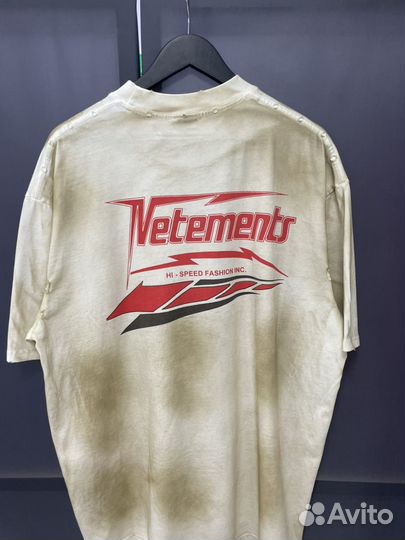 Футболка vetements