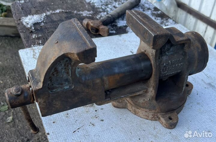 Тиски слесарные поворотные СССР