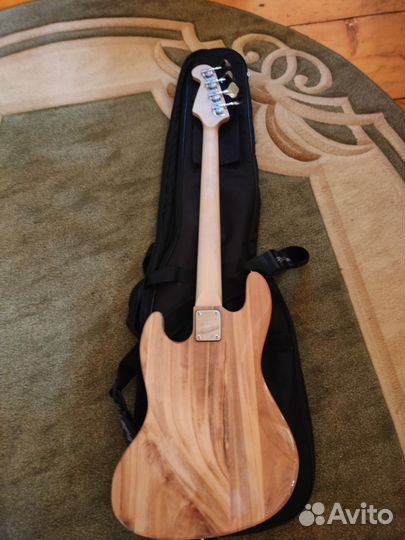 Бас гитара 4 струн (обмен)