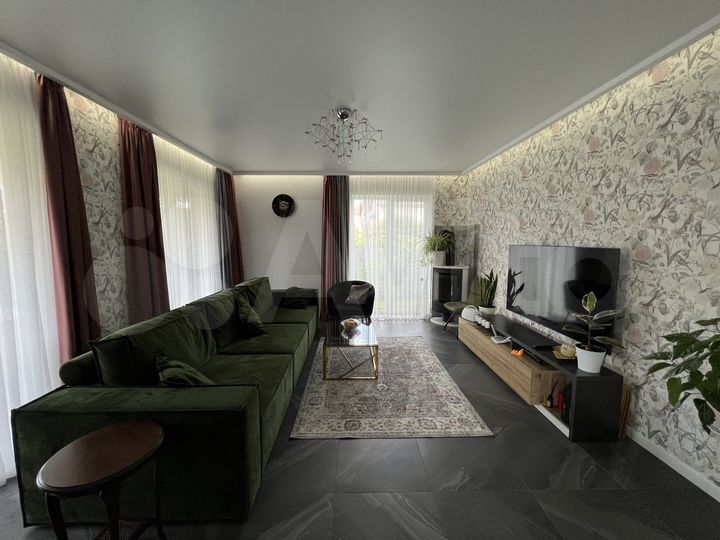 Дом 240 м² на участке 6 сот.