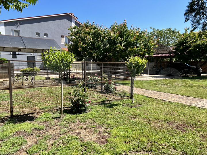 Дом 350 м² на участке 12,7 сот.