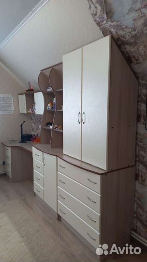 Письменный стол