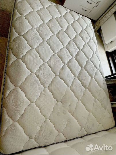 Матрас новый жесткий