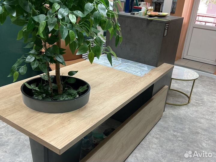 Стойка ресепшн лофт