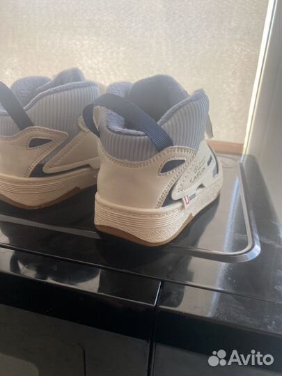 Кроссовки детские