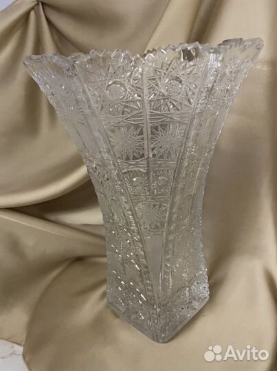 Ваза хрустальная