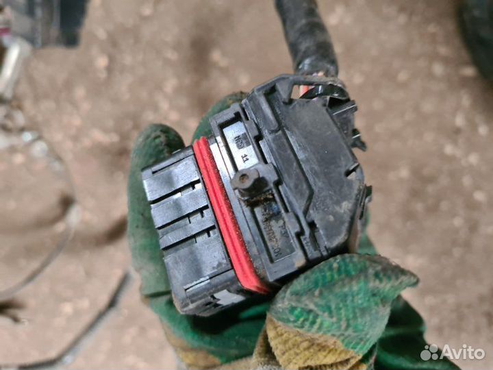 Проводка подкапотная Renault Fluence седан M4R