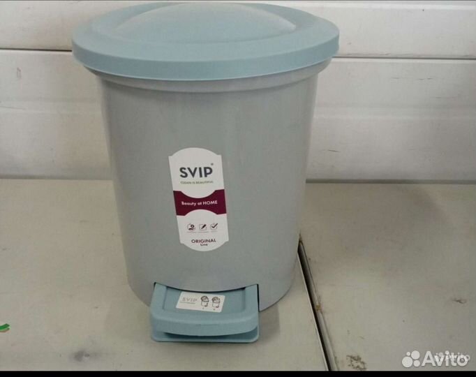 Мусорное ведро с педалью