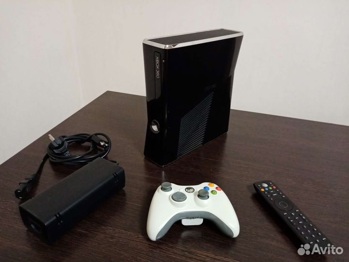 Xbox 360 slim 250gb kinect