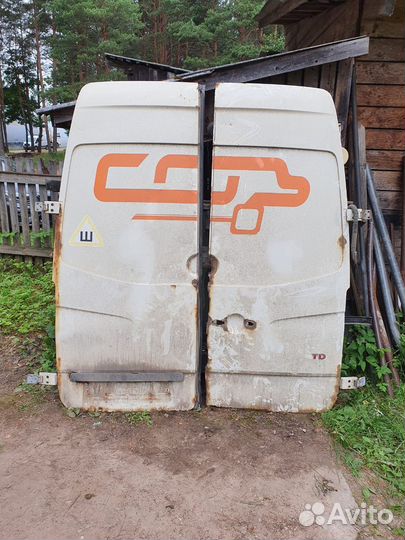 Заднии двери Volkswagen crafter