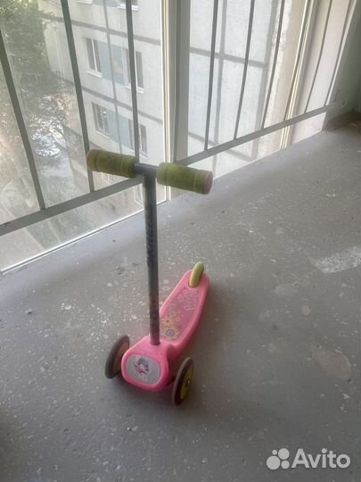 Самокат трехколесный